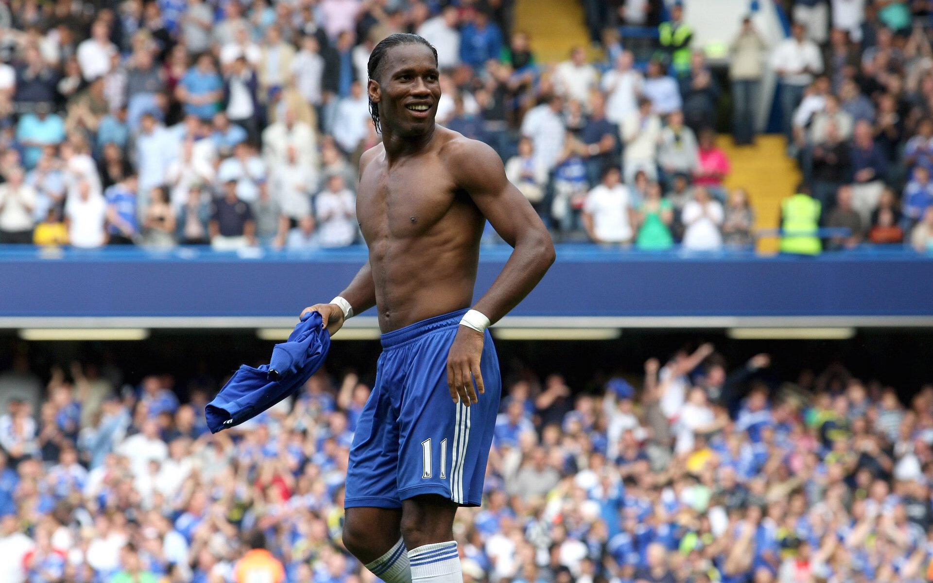 “安赫尔·巴尔博萨的球场感知与精湛技巧，为美洲狮队提供更多进攻选择”