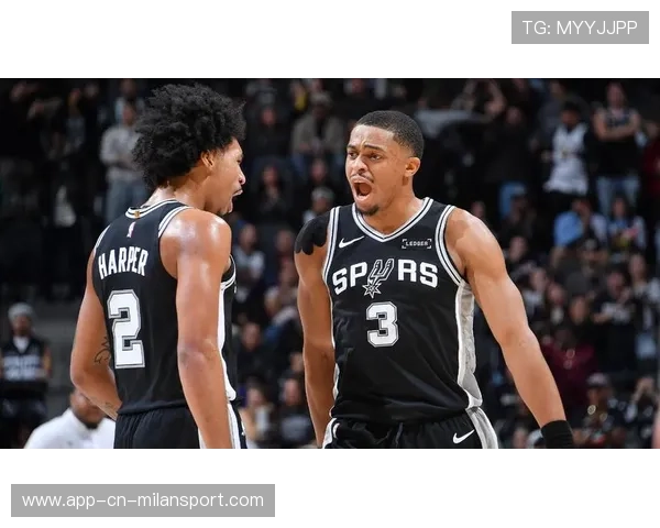 马刺福克斯推进如风，快攻连拿分